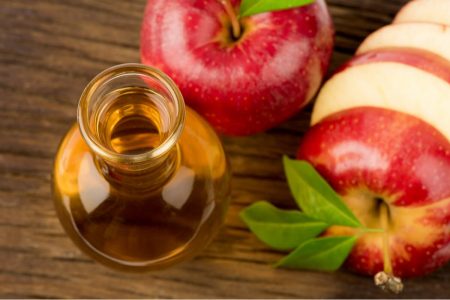 Cum actioneaza otetul de mere asupra pielii?