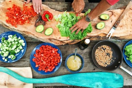 Bucătăria de vară: cum să gătești mancare ușoară și răcoroasă pentru zilele călduroase