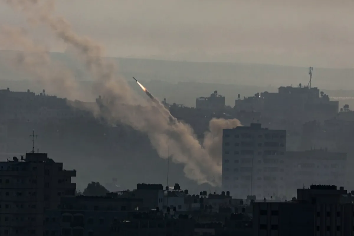 Rebelii Houthi atacuri asupra Israelului cu rachete si drone