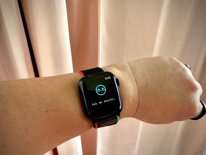 Aplicatia ChatGPT pe un Apple Watch