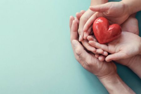 Cum sa donezi la caritate? 3 modalitati usoare de a dona in scopuri caritabile