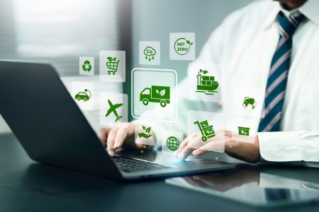 Sustenabilitate în transporturi: cum ajută un TMS la reducerea emisiilor de CO₂?