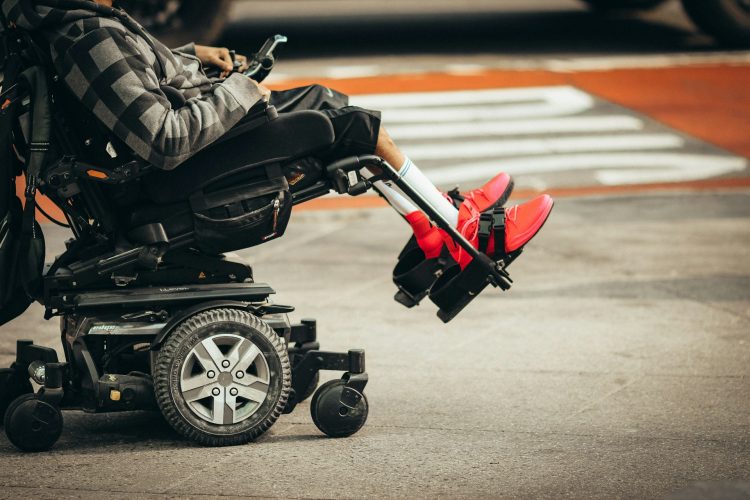 Montare si mentenanta pentru sistemele de ridicare dedicate persoanelor cu dizabilitati